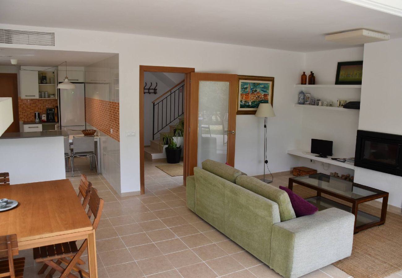 Villa en Biniancolla - Biniancolla Heura villa with communal pool