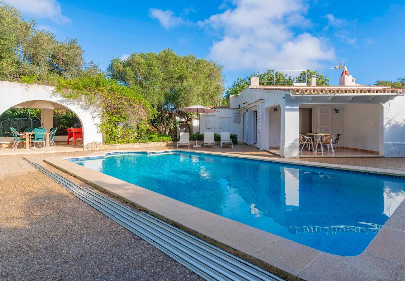 Villa en Es Castell - Villa Rosa — Garden & Pool Retreat