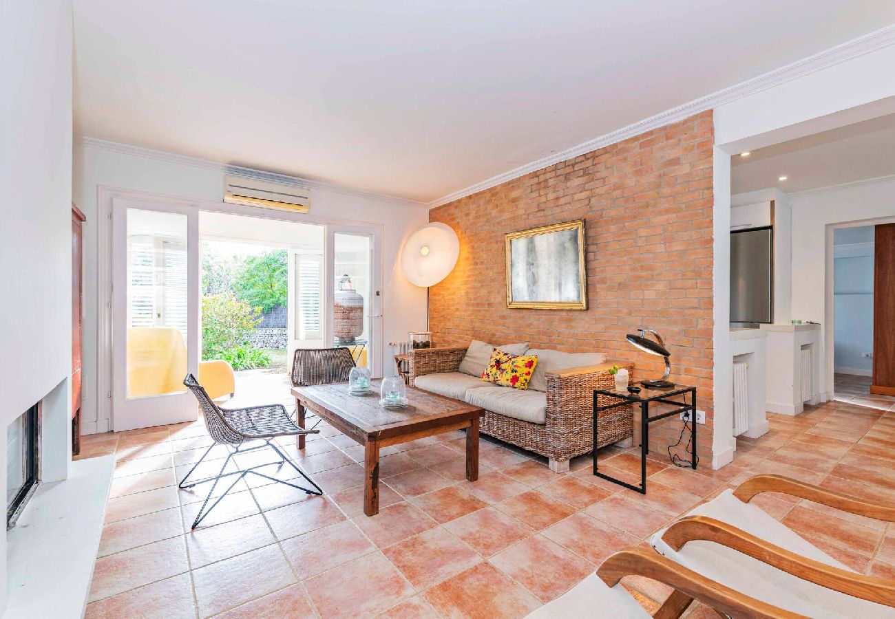 Villa en Es Castell - Villa Rosa — Garden & Pool Retreat