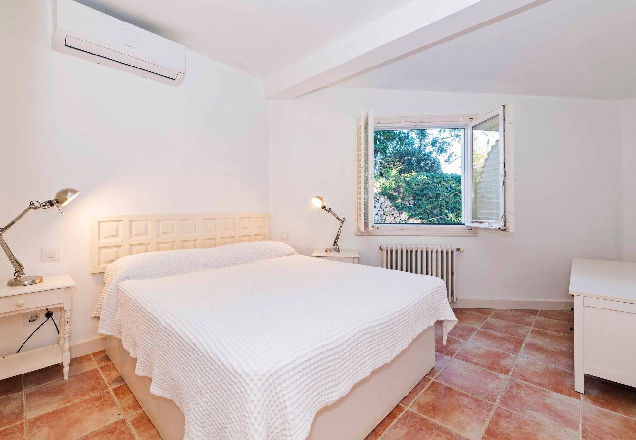 Villa en Es Castell - Villa Rosa — Garden & Pool Retreat