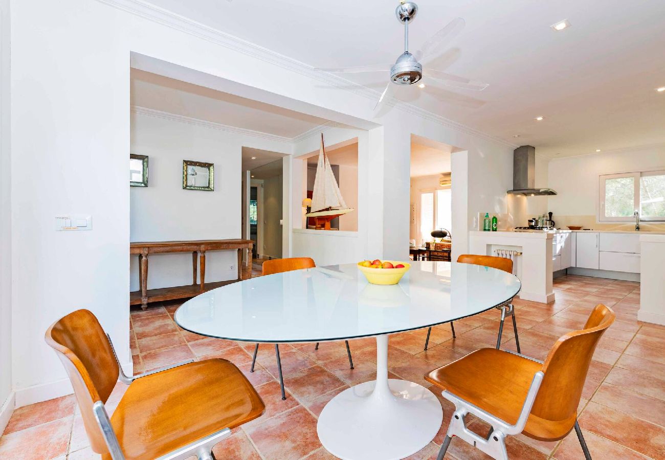 Villa en Es Castell - Villa Rosa — Garden & Pool Retreat