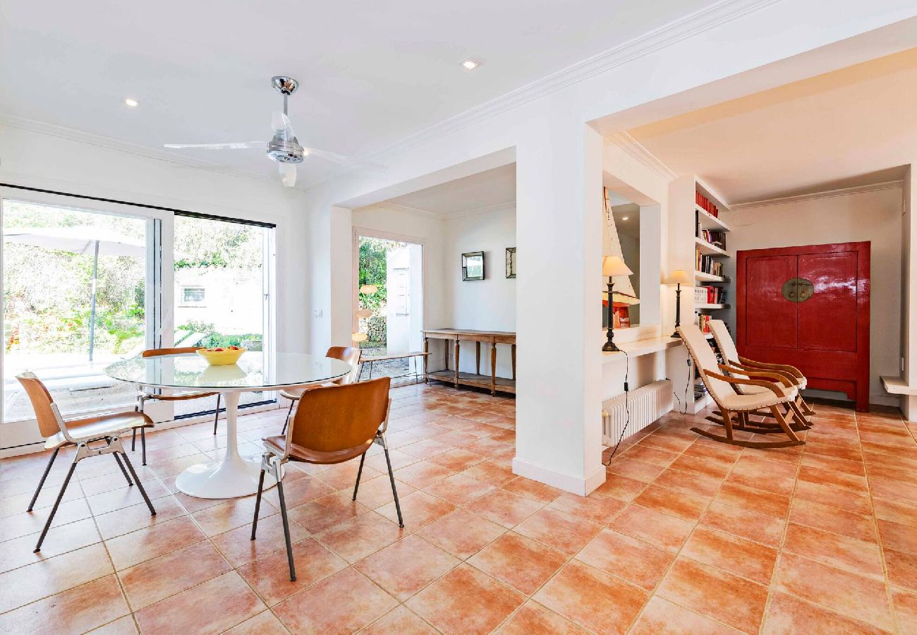 Villa en Es Castell - Villa Rosa — Garden & Pool Retreat