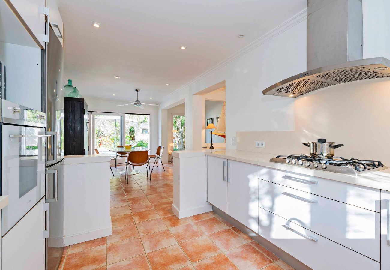 Villa en Es Castell - Villa Rosa — Garden & Pool Retreat