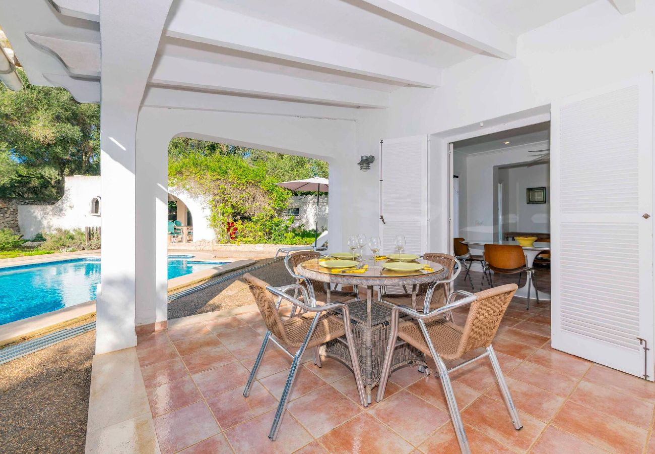 Villa en Es Castell - Villa Rosa — Garden & Pool Retreat
