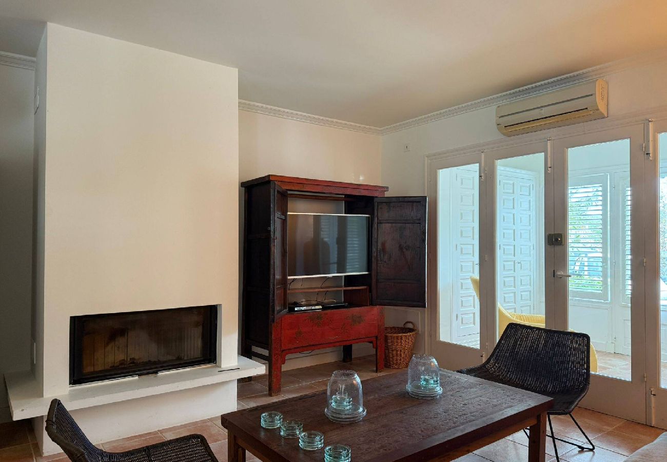 Villa en Es Castell - Villa Rosa — Garden & Pool Retreat