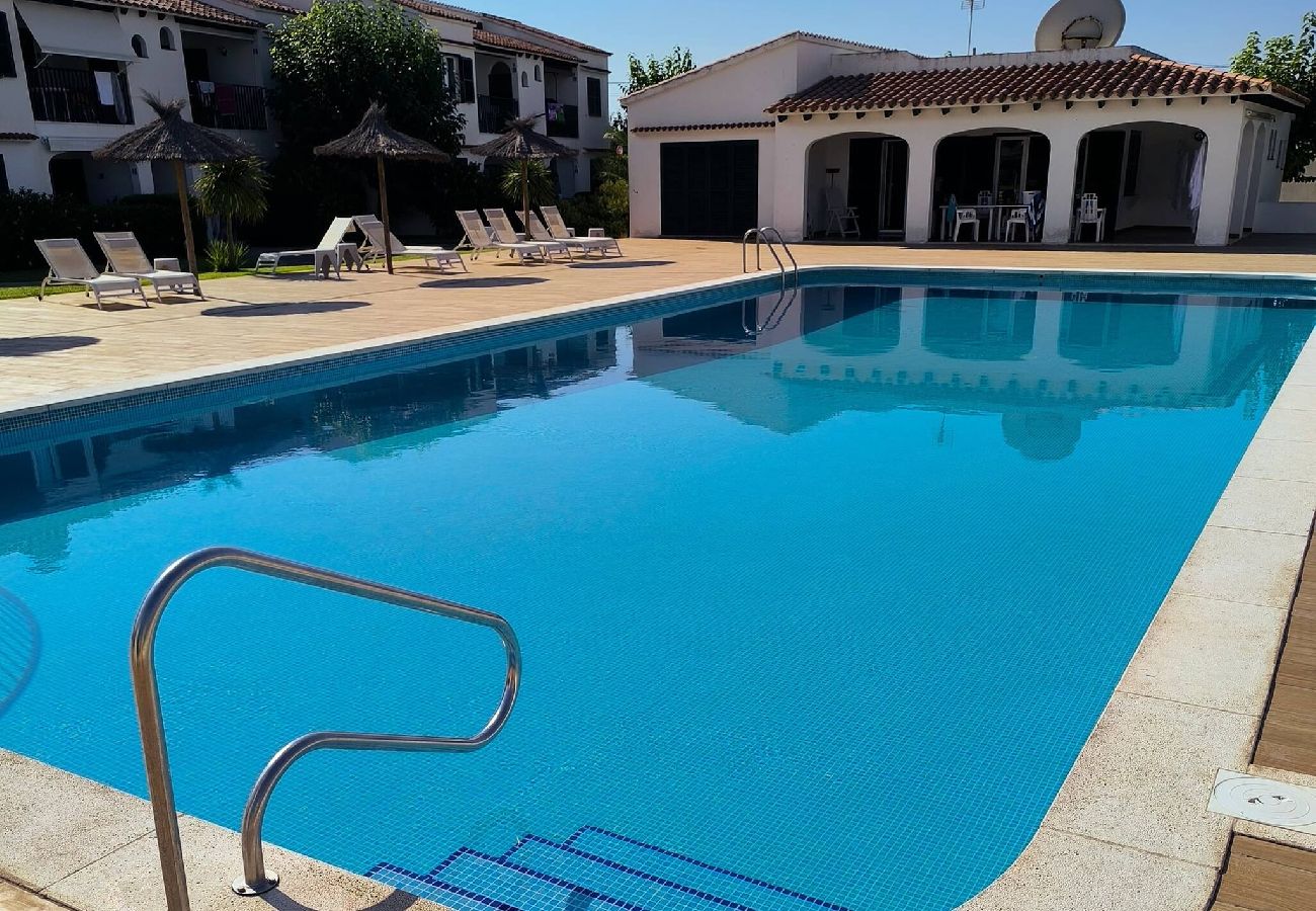 Apartamento en Es Mercadal - Apto 2 habitaciones (piscina y aire acondicionado) 