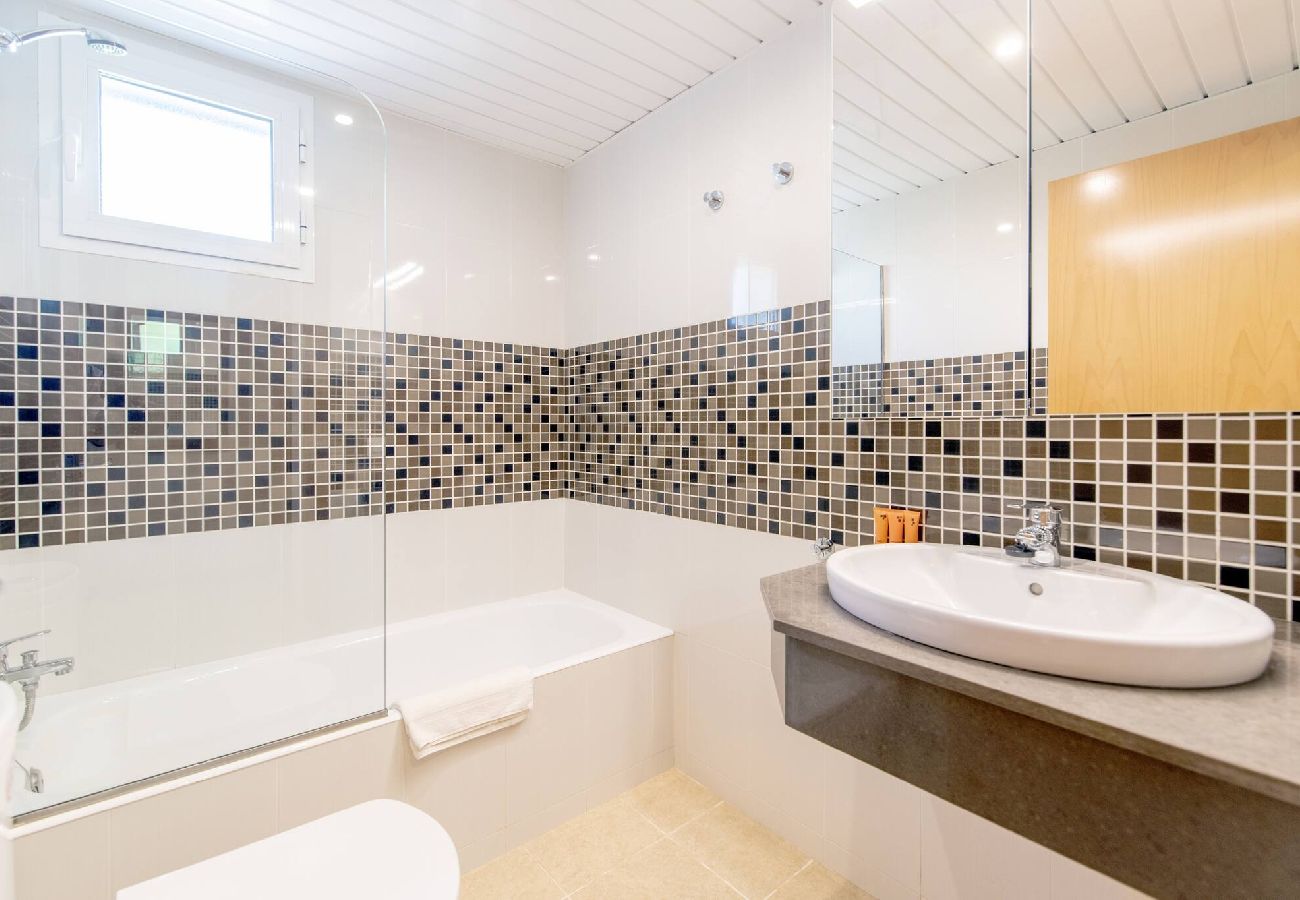 Villa in Biniancolla - Biniancolla Heura villa with communal pool