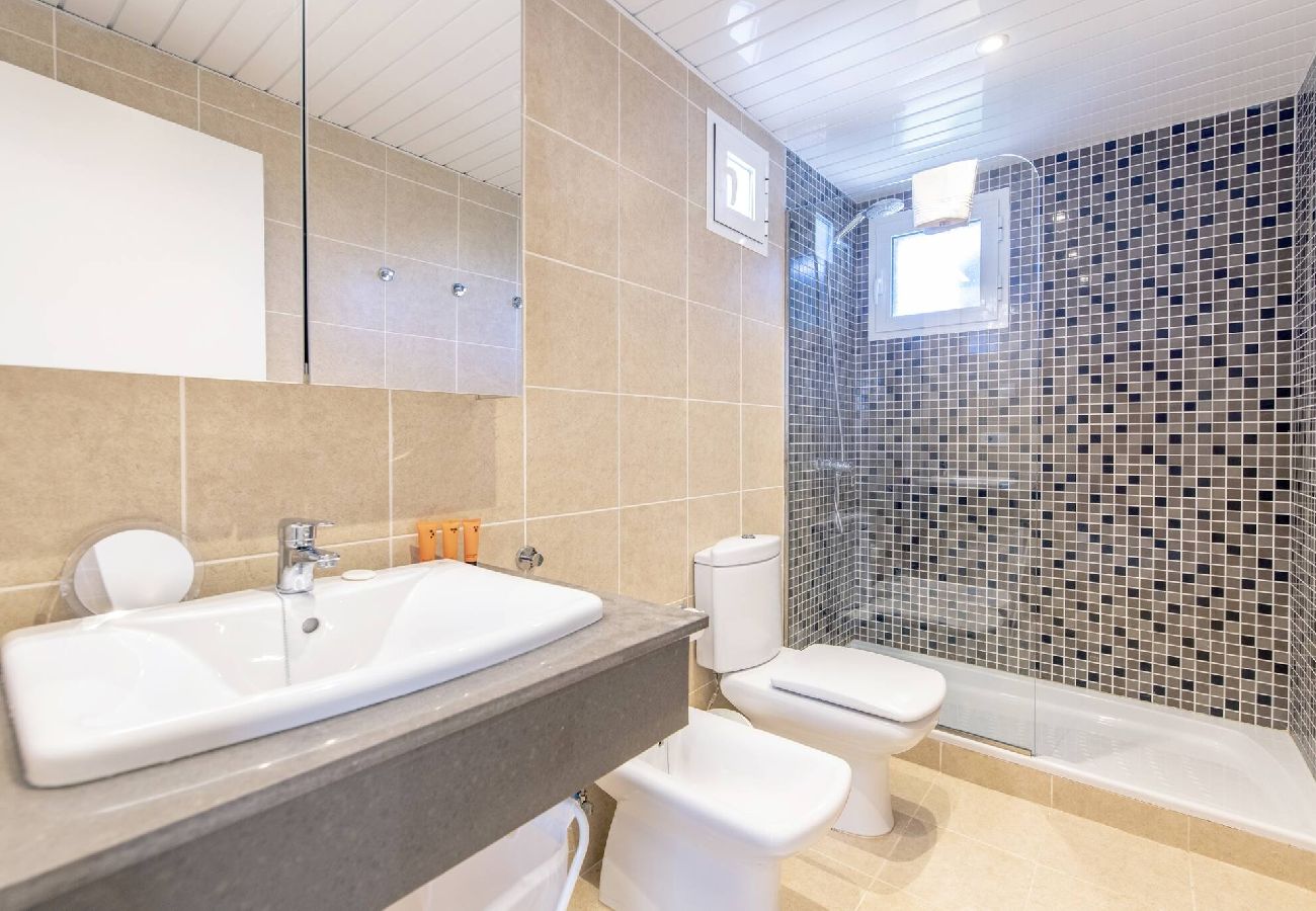 Villa in Biniancolla - Biniancolla Heura villa with communal pool