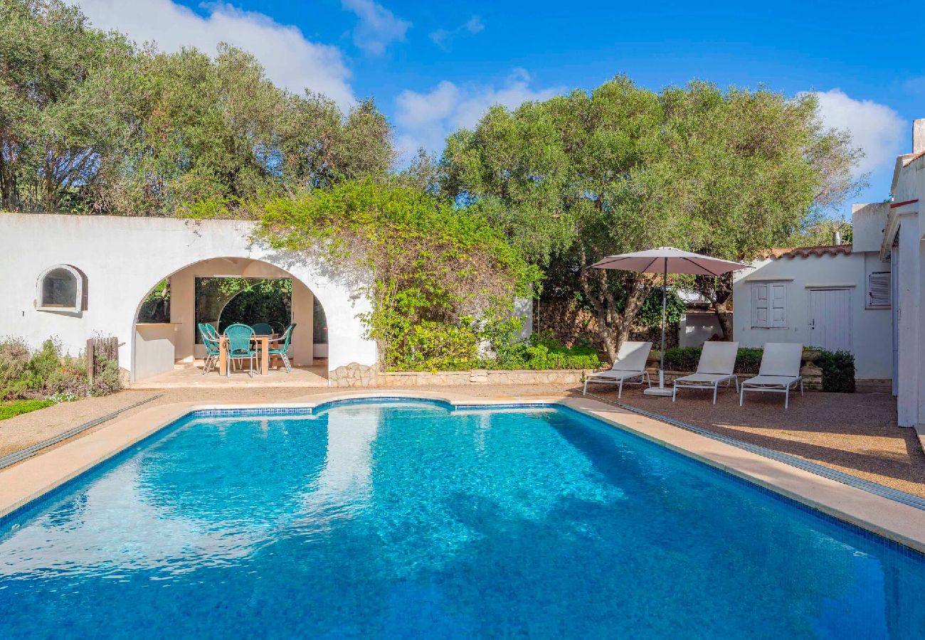 Villa in Es Castell - Villa Rosa — Garden & Pool Retreat