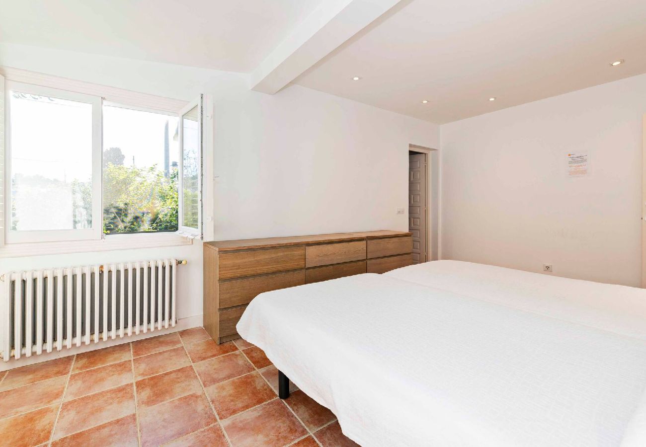 Villa in Es Castell - Villa Rosa — Garden & Pool Retreat