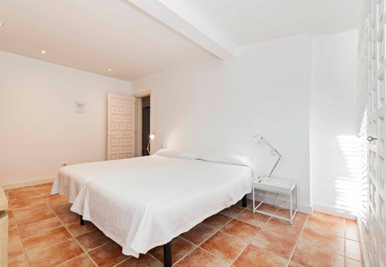 Villa in Es Castell - Villa Rosa — Garden & Pool Retreat