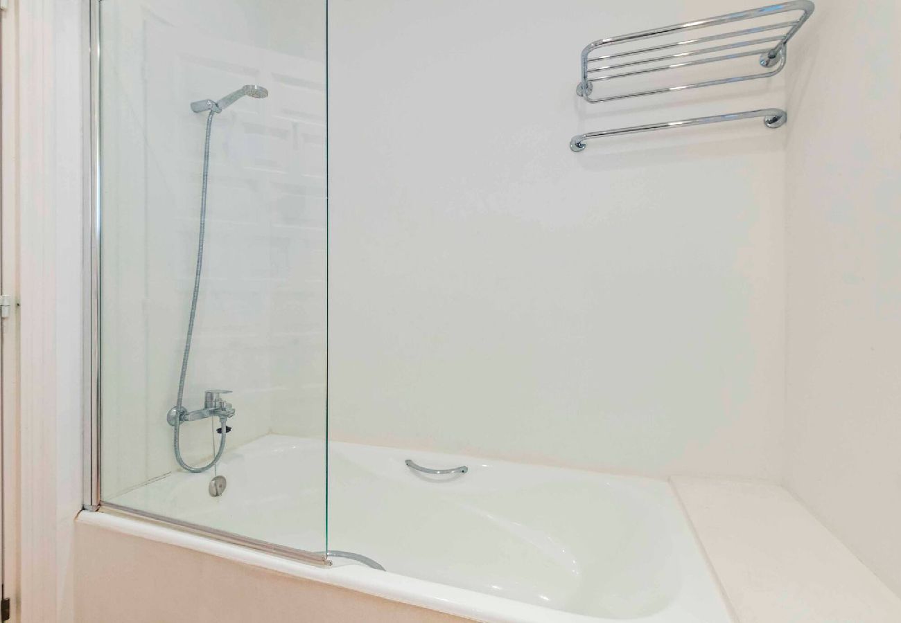 Villa in Es Castell - Villa Rosa — Garden & Pool Retreat