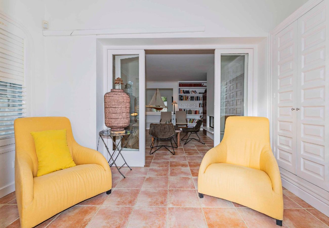 Villa in Es Castell - Villa Rosa — Garden & Pool Retreat