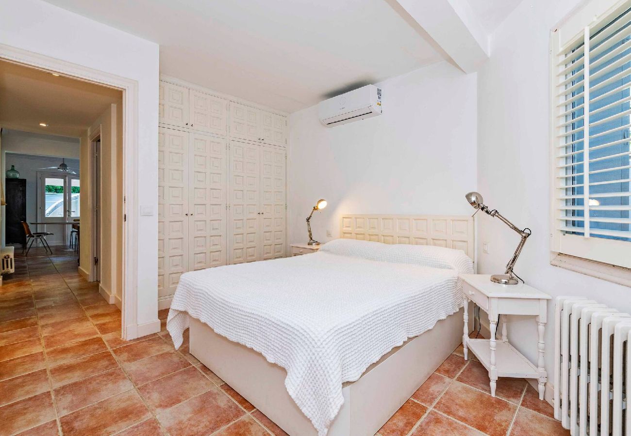 Villa in Es Castell - Villa Rosa — Garden & Pool Retreat