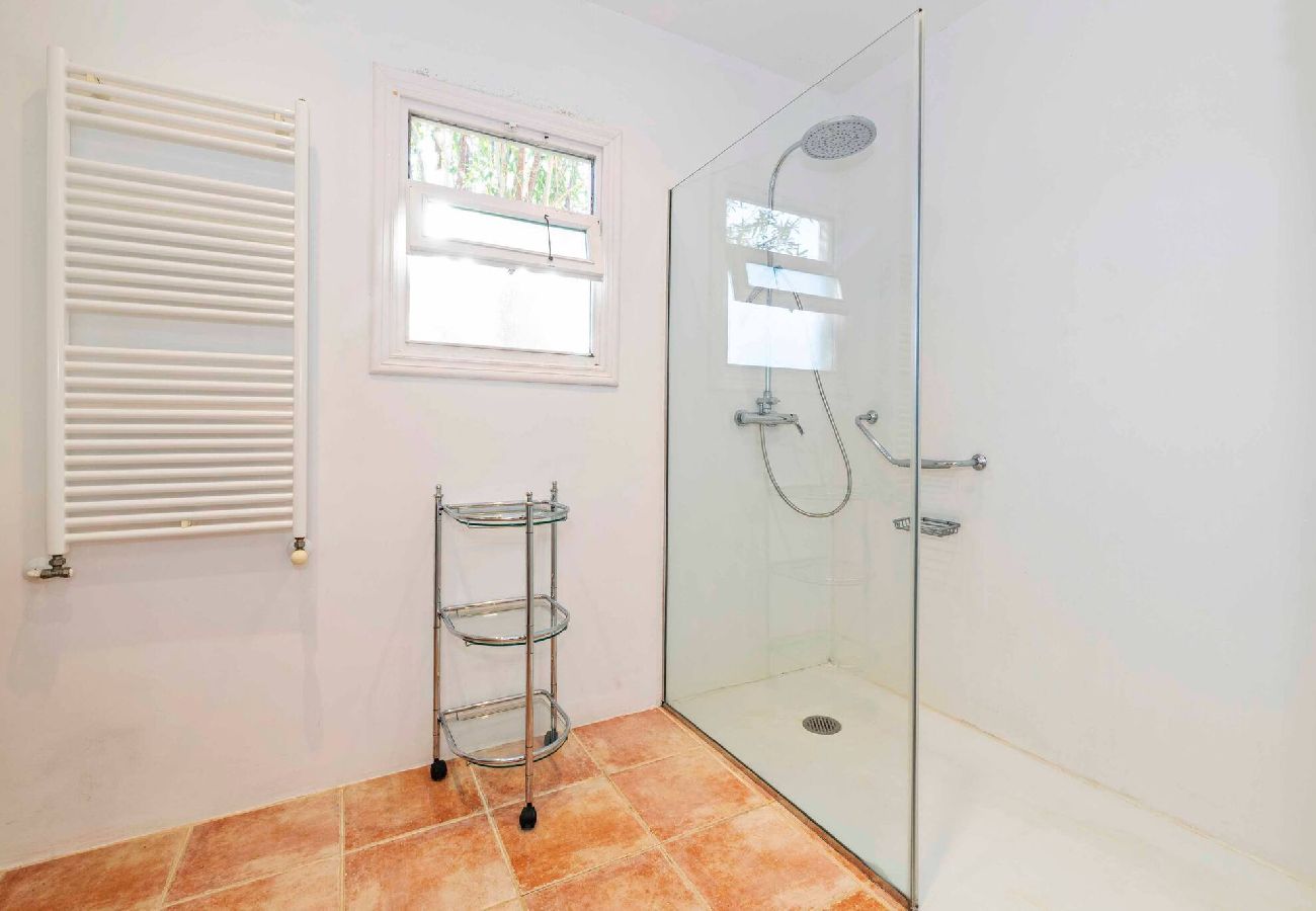 Villa in Es Castell - Villa Rosa — Garden & Pool Retreat