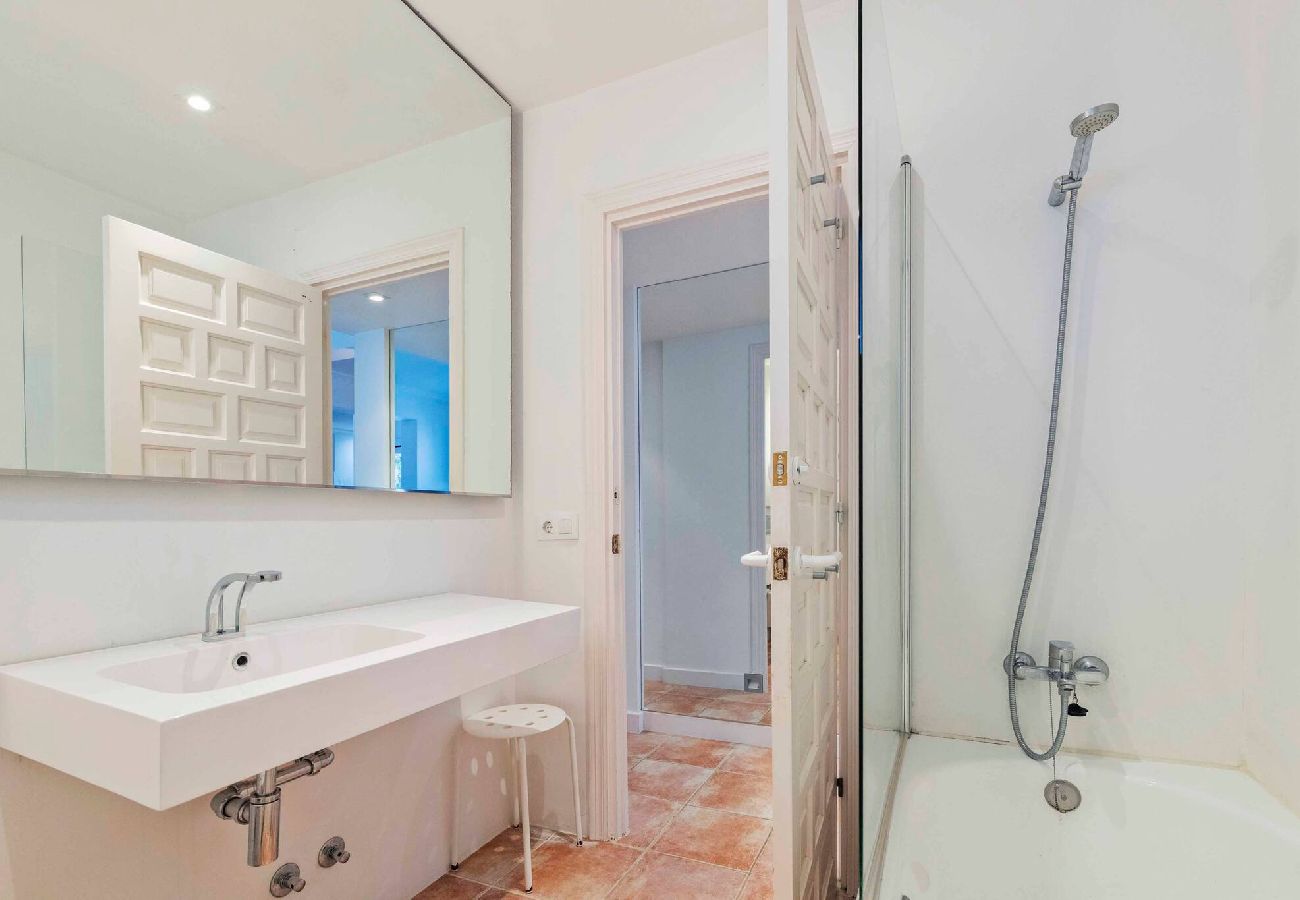 Villa in Es Castell - Villa Rosa — Garden & Pool Retreat