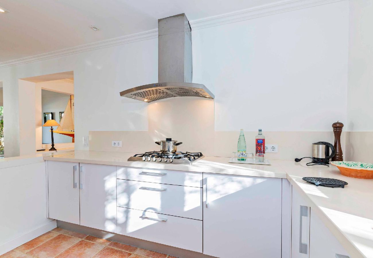 Villa in Es Castell - Villa Rosa — Garden & Pool Retreat