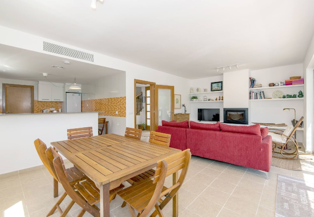 Villa à Biniancolla - Biniancolla Iris villa with communal pool