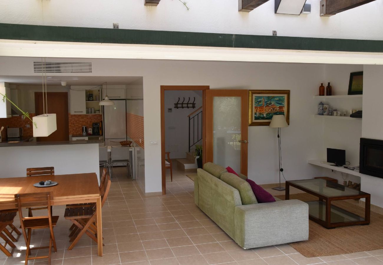 Villa à Biniancolla - Biniancolla Heura villa with communal pool