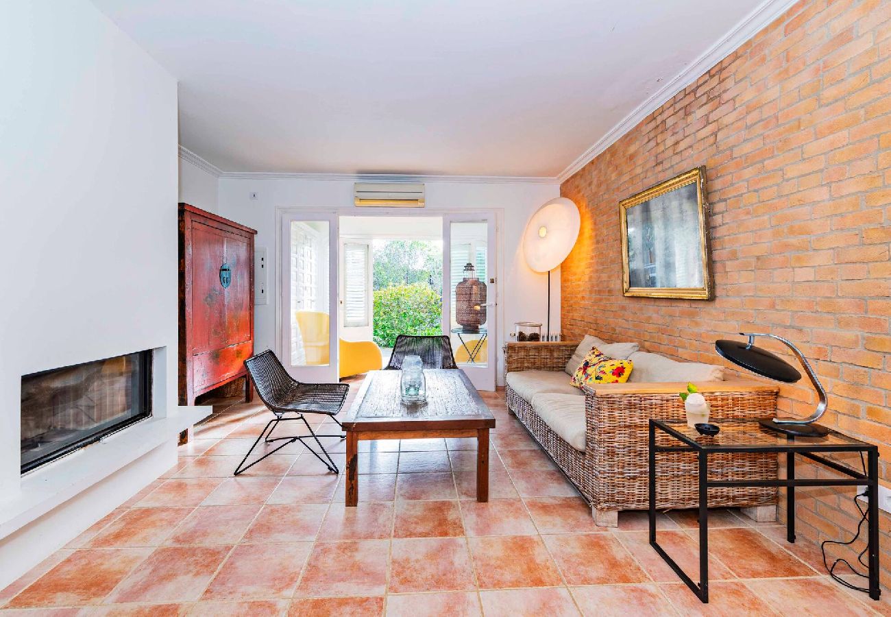 Villa à Es Castell - Villa Rosa — Garden & Pool Retreat