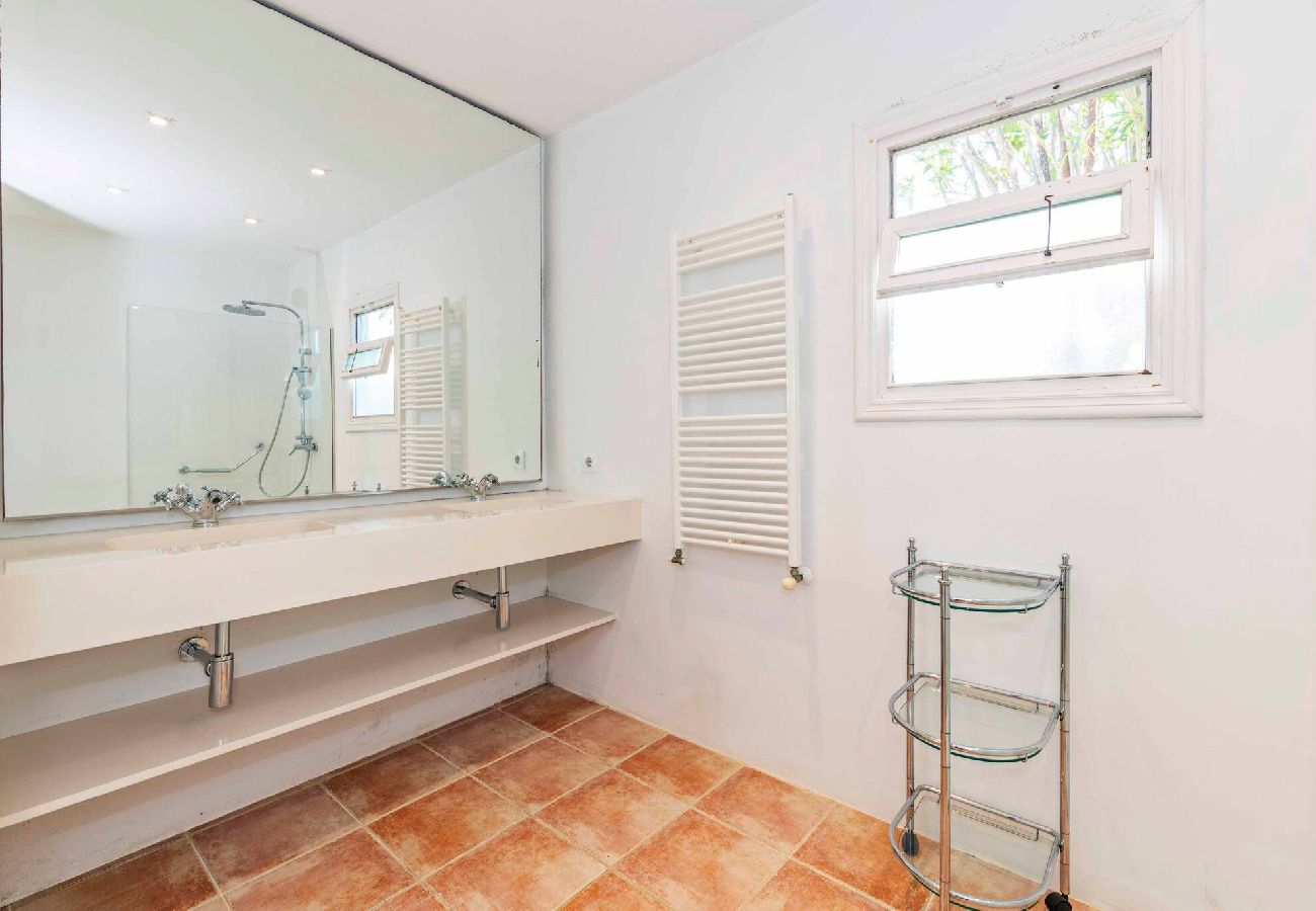 Villa à Es Castell - Villa Rosa — Garden & Pool Retreat