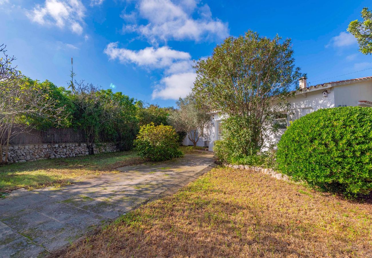 Villa à Es Castell - Villa Rosa — Garden & Pool Retreat